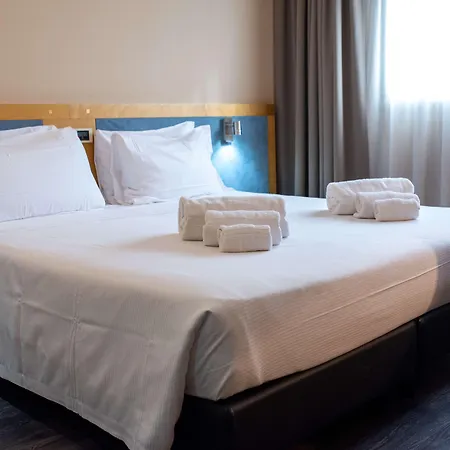 호텔 Western Quattrotorri 4*