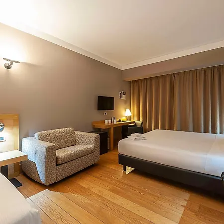 호텔 Western Quattrotorri 4*