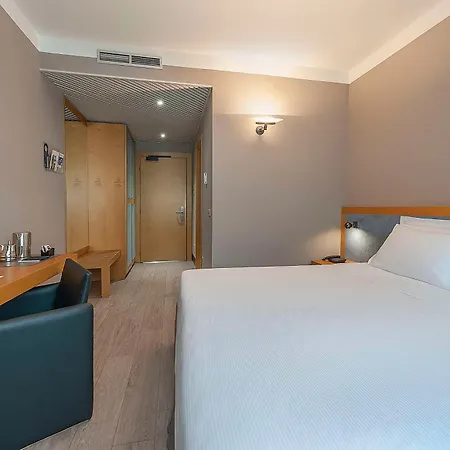 호텔 Western Quattrotorri 4*